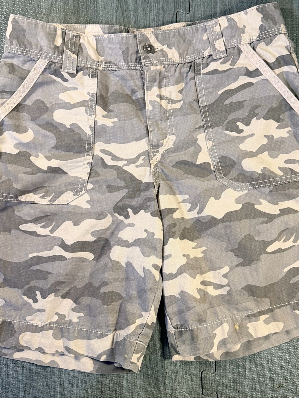 Carhartt Womens Camo Shorts Size 8 Relaxed Fit Gray Ripstop Utility 100360